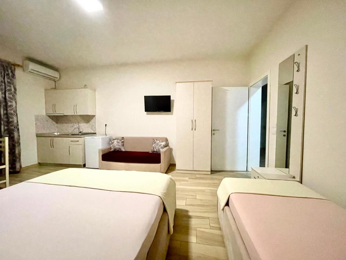 دراس Villa Dedej المظهر الخارجي الصورة